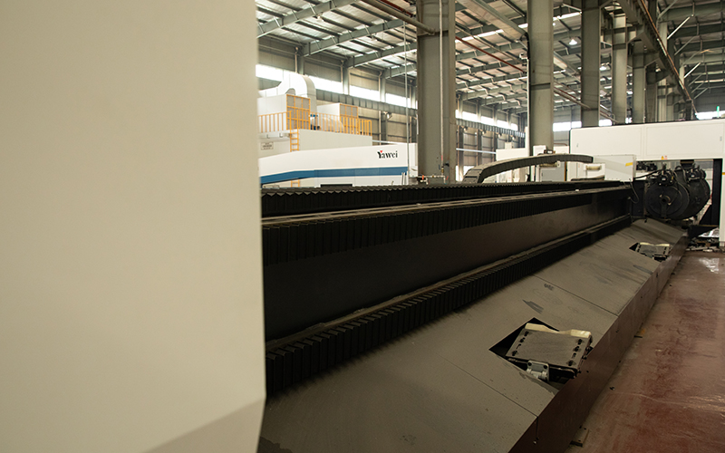 Five axis pipe cutting machine